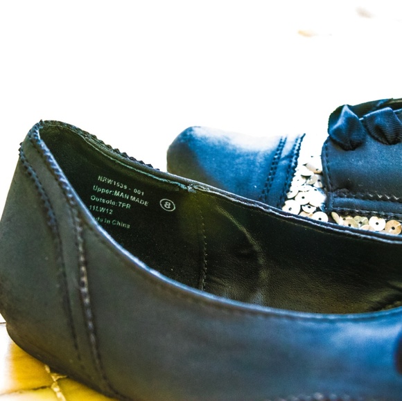 Black w/ sequins lace-up flats - Picture 4 of 6